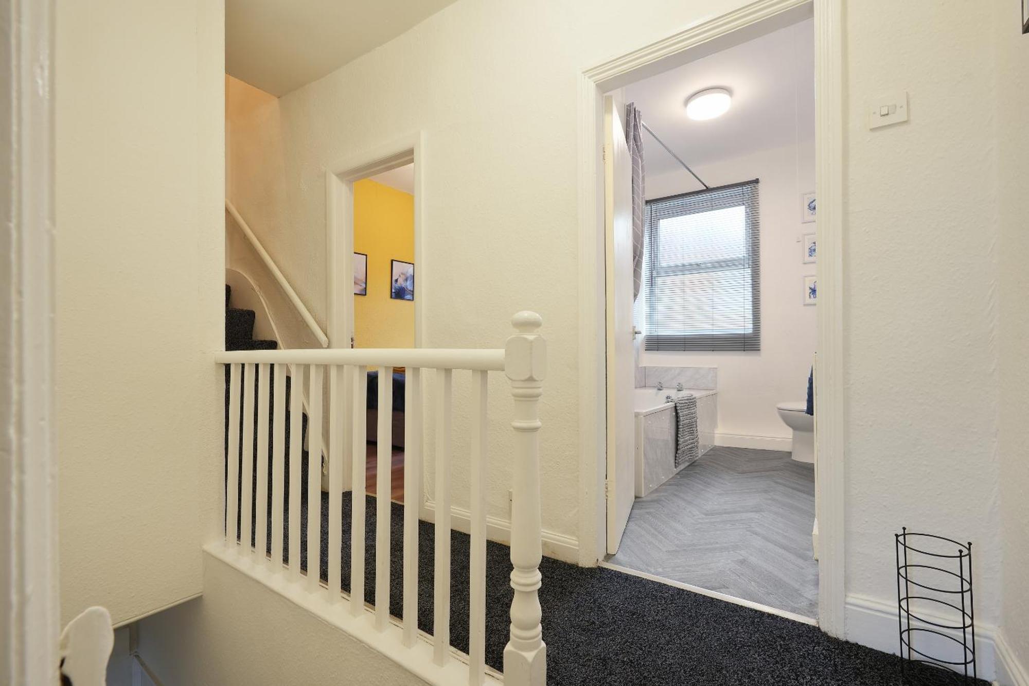 Centre House - Free Parking *